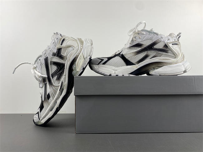 7.5Balenciaga  772774 WRUNG 9010